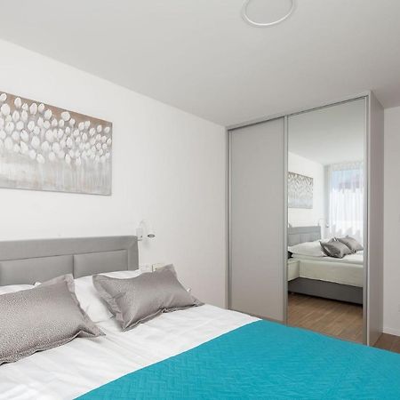 New & Modern Apartment Aa Split Bagian luar foto