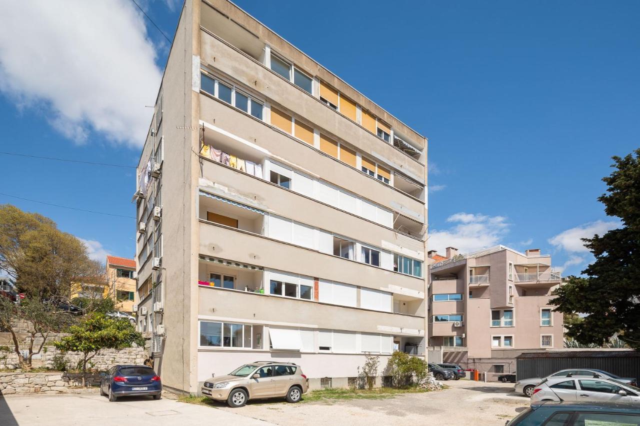 New & Modern Apartment Aa Split Bagian luar foto