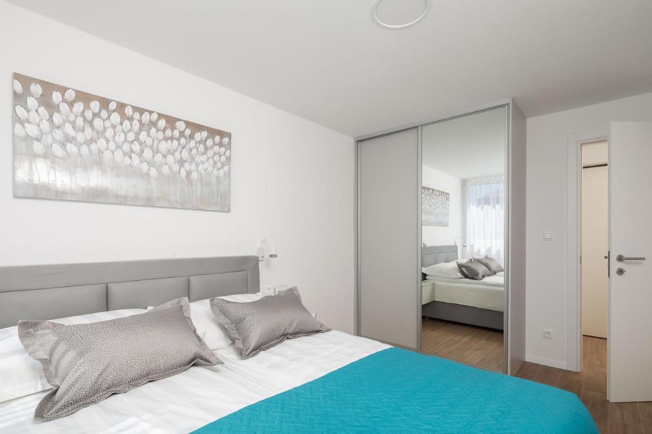 New & Modern Apartment Aa Split Bagian luar foto