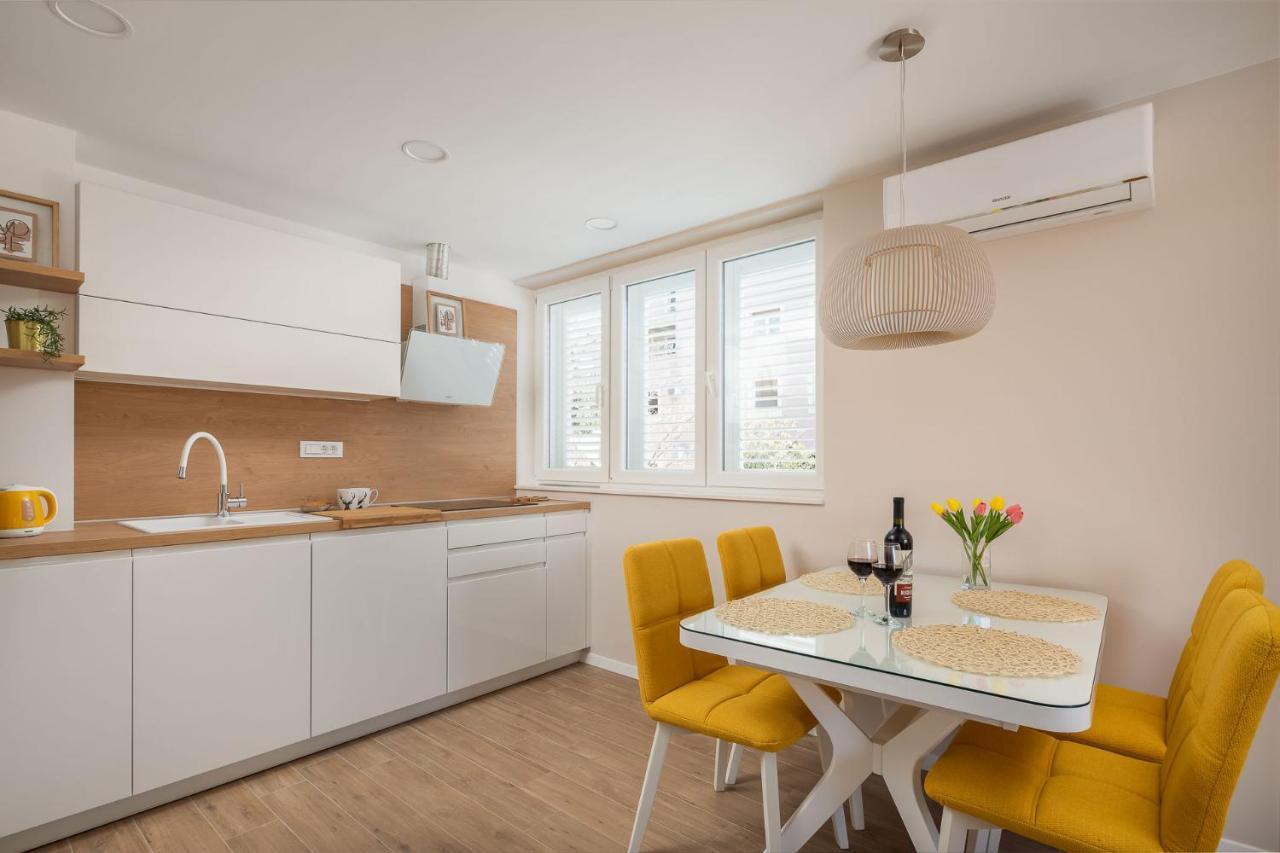 New & Modern Apartment Aa Split Bagian luar foto